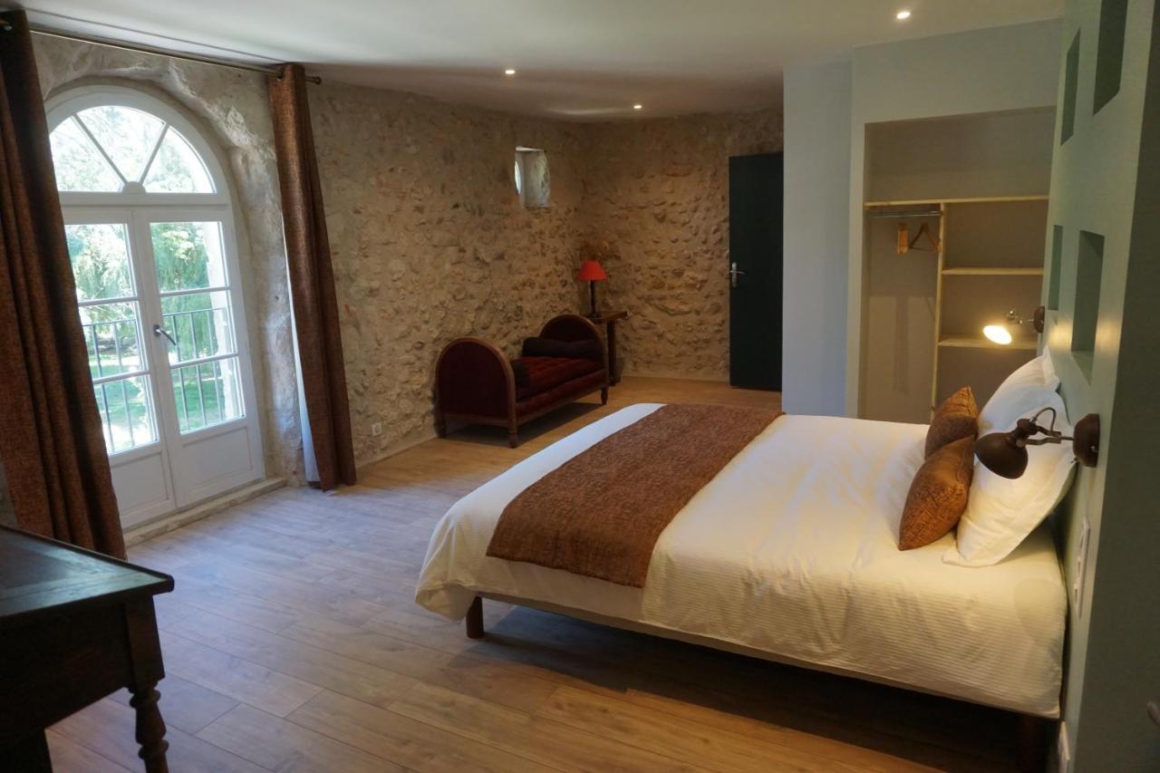 Le Moulin De Moquesouris - Chambres D'Hotes Et Table D'Hote Nazelles-Negron Exterior photo