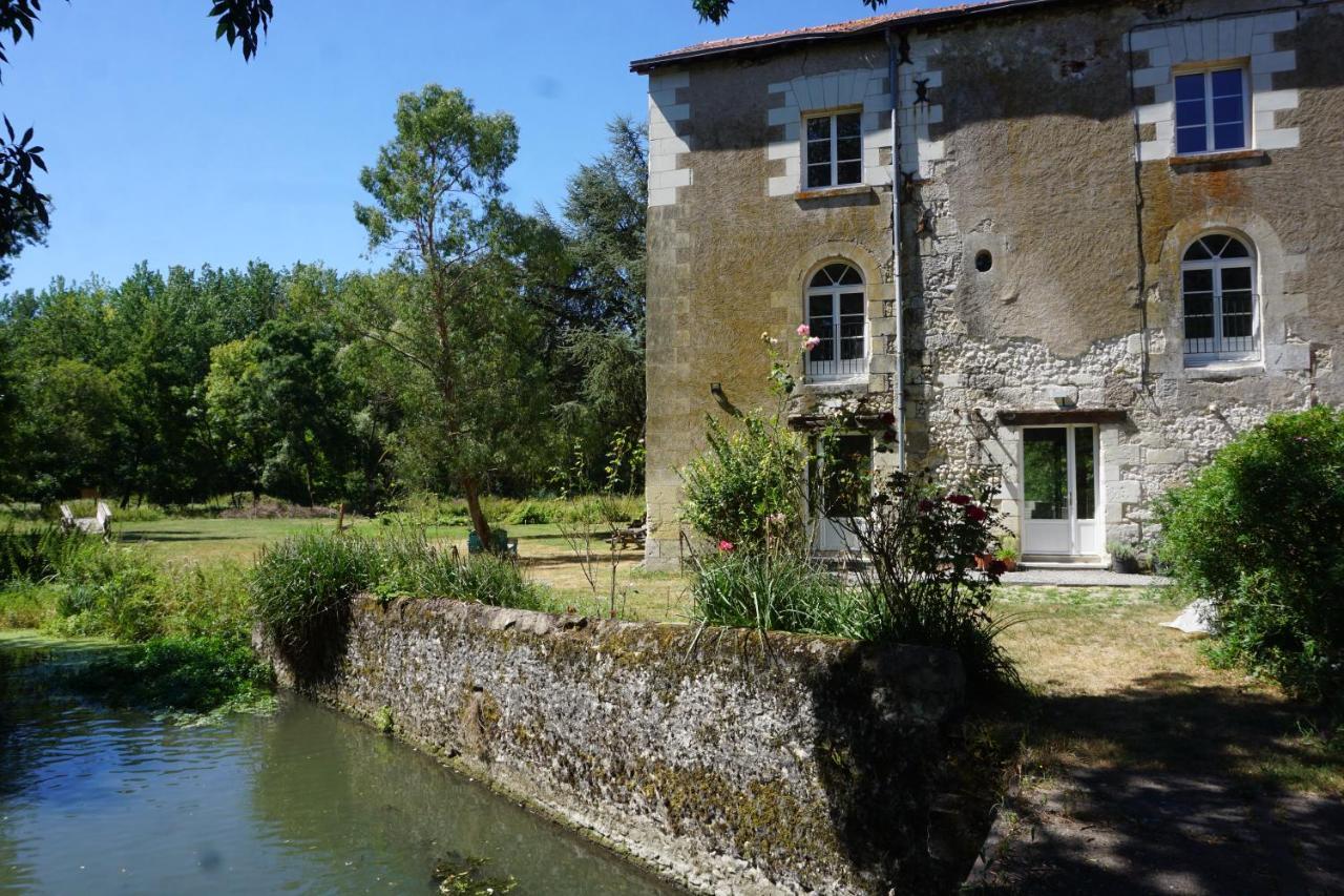 Le Moulin De Moquesouris - Chambres D'Hotes Et Table D'Hote Nazelles-Negron Exterior photo
