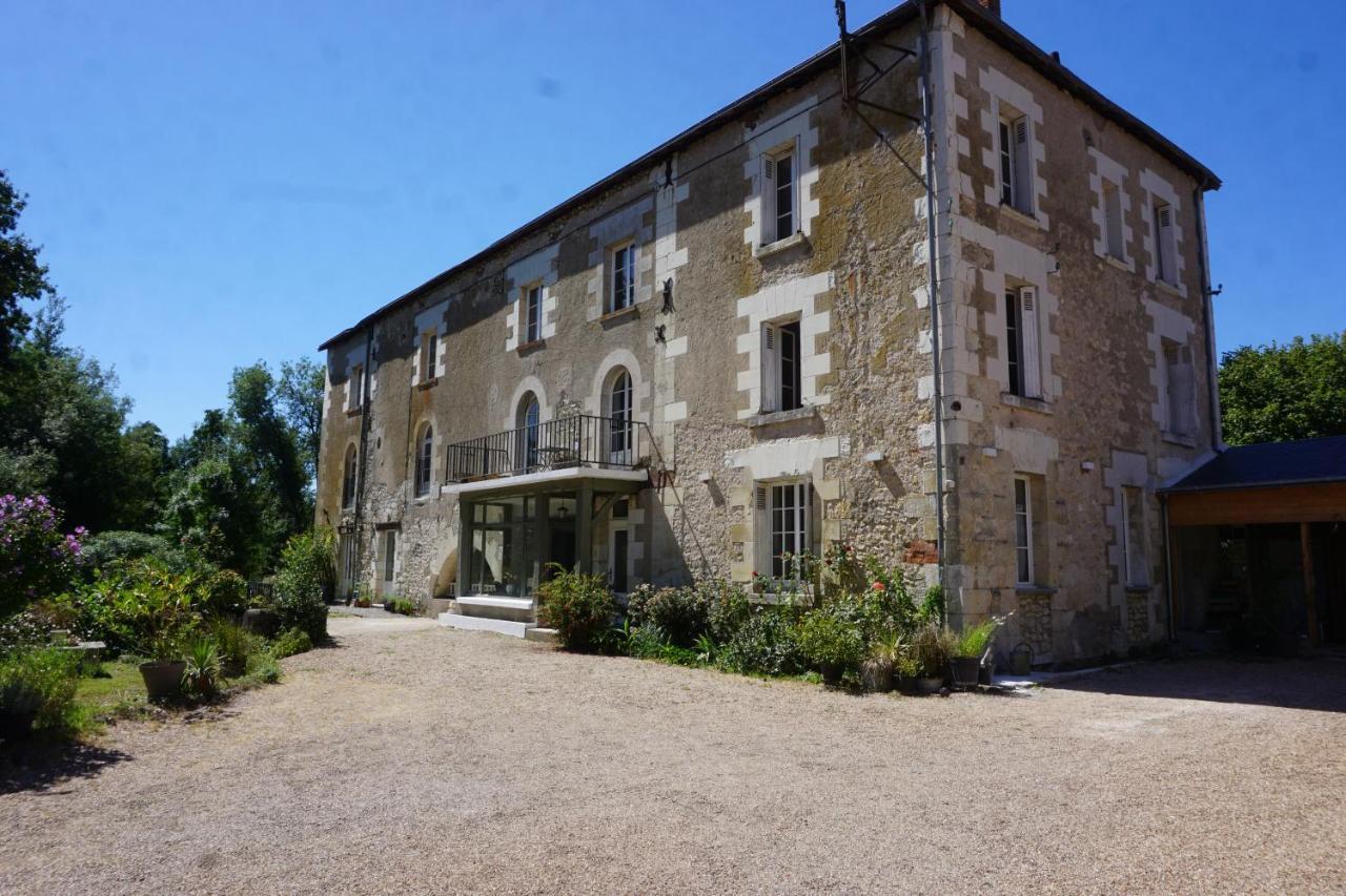 Le Moulin De Moquesouris - Chambres D'Hotes Et Table D'Hote Nazelles-Negron Exterior photo