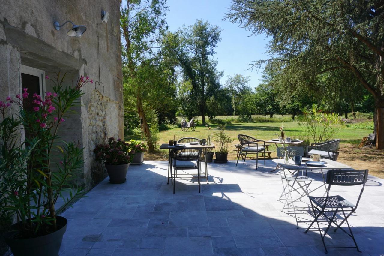 Le Moulin De Moquesouris - Chambres D'Hotes Et Table D'Hote Nazelles-Negron Exterior photo
